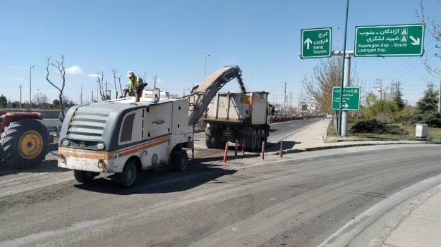 ۱۰۶۰ تن آسفالت صرف بهسازی مسیر کندروی شمالی آزادراه تهران-کرج شد