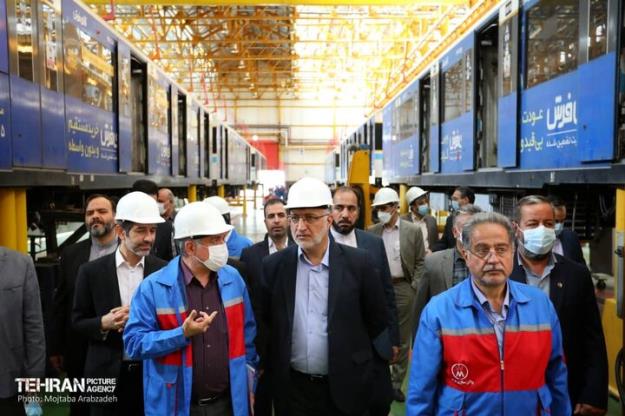 سومین جلسه قرارگاه توسعه حمل و نقل عمومی و پاک برگزار شد/ بازدید زاکانی از شرکت واگن‌سازی تهران