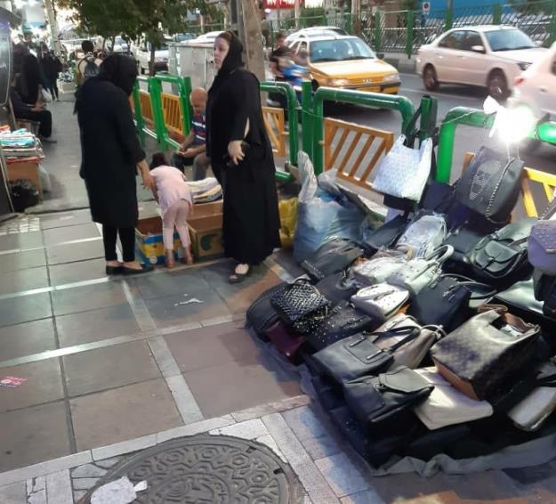 ساماندهی دستفروشان سیار بی کانون در منطقه ۴ پایتخت/ حمایت از مشاغل خرد و سیار در شمال شرق تهران