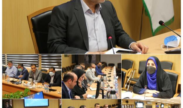 خدمت به شهروندان با پشت میز نشینی امکان پذیر نیست