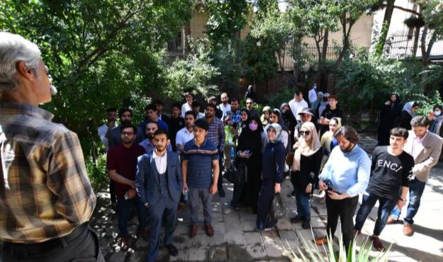 بازدید جمعی از دانشجویان خارجی از خانه موزه های شرکت توسعه فضاهای فرهنگی شهرداری تهران