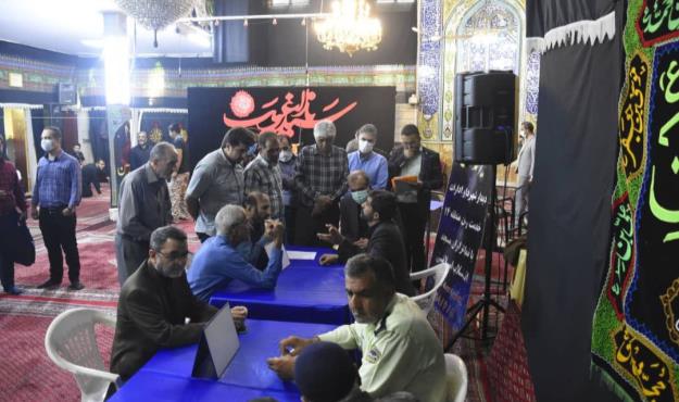 میز خدمت در مسجد انقلاب منطقه۱۴ برپا شد