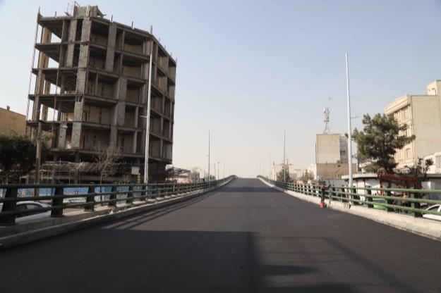 بهره برداری از پل تقاطع غیرهمسطح بزرگراه شهید باقری با خیابان فرجام