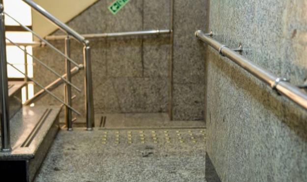 مناسبسازی سراهای محله منطقه ۱۴ برای توانیابان