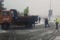 اجرای عملیات برف روبی در ورودی شرق تهران