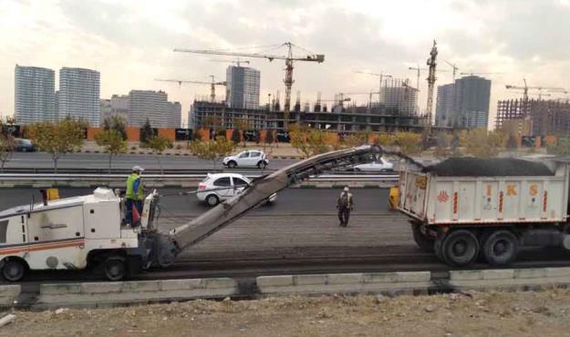 ادامه اقدامات ترمیمی در مقاطعی از بزرگراه شهید خرازی