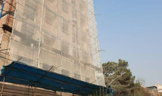 ساماندهی حصارهای کارگاهی و رفع سدمعبر مصالح ساختمانی در منطقه ۱۳