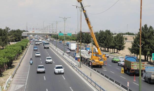 افزایش ضریب ایمنی و کاهش تصادفات در بزرگراه شهید هاشمی با اتمام عملیات نصب نیوجرسی