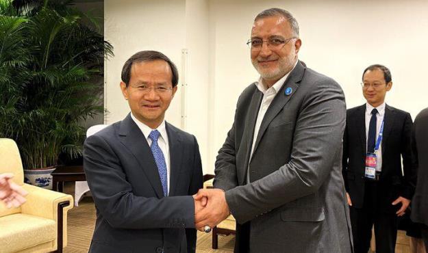 دیدار شهردار تهران با شهردار پکن؛ دو طرف بر گسترش همکاریهای علمی، فرهنگی و اقتصادی تأکید کردند/ دعوت شهردار پکن ...