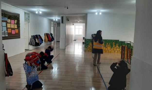 تمرین آمادگی در برابر زلزله و ایمنی در مدارس منتخب منطقه ۱۳