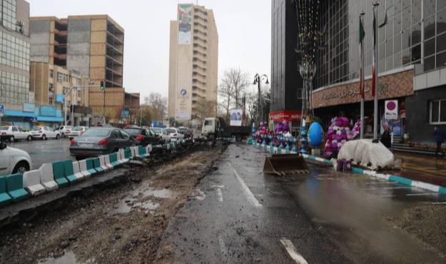 پروژه عمرانی بهسازی و ساماندهی میدان شهید قندی در منطقه ۷ ادامه دارد