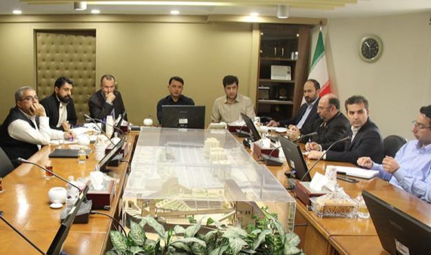 نشست مدیرعامل سازمان نوسازی با پیمانکاران پروژه های بازآفرینی باغ راه حضرت فاطمه زهرا(س) و نفرآباد برگزار شد