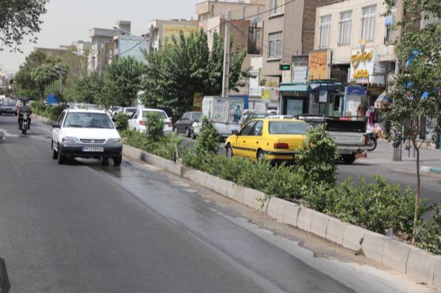 احداث رفیوژ میانی در خیابان مدنی منطقه ۸