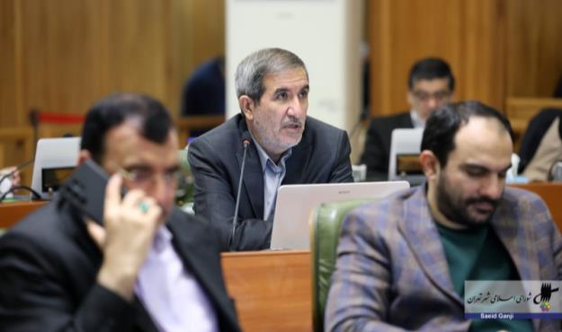 مدیرعامل همشهری ابتدا گفت که اصلاً ملکی در لواسان نداشتیم اما وقتی اقراریان سند را نشان داد، گفت داشتهایم / او ت...