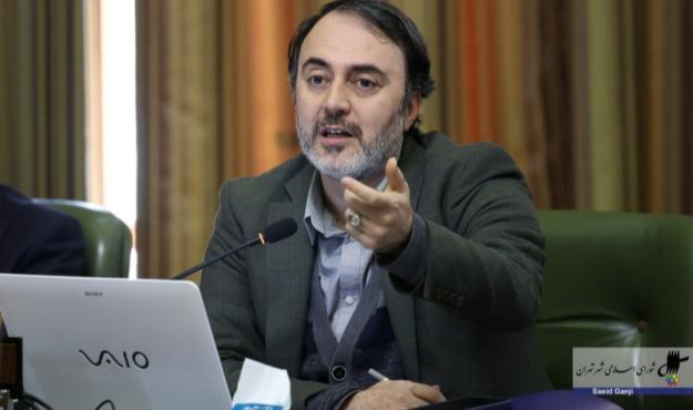 کم‌آبی تهران نتیجه تصمیمات غلط ۶۰ سال گذشته است/ انتقال آب از سدهای طالقان و لار هنوز به نتیجه‌ای نرسیده/ فرونشست...