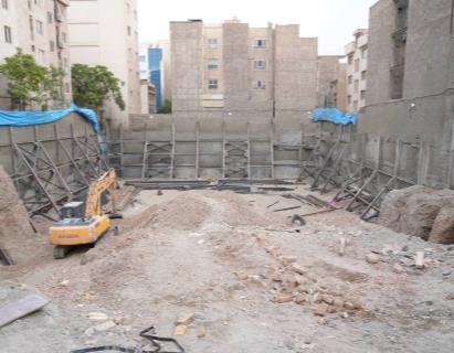 آغاز عملیات احداث دومین پارکینگ طبقاتی با ظرفیت پارک ۵۰۰ خودرو در منطقه ۸