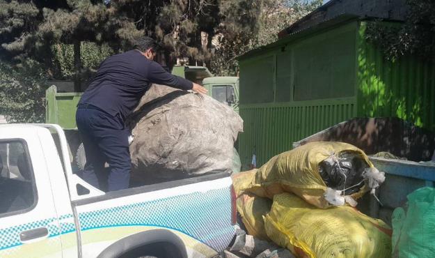 اجرای طرح ضربتی مقابله با جمعآوری غیرمجاز پسماند خشک در منطقه ۱۹