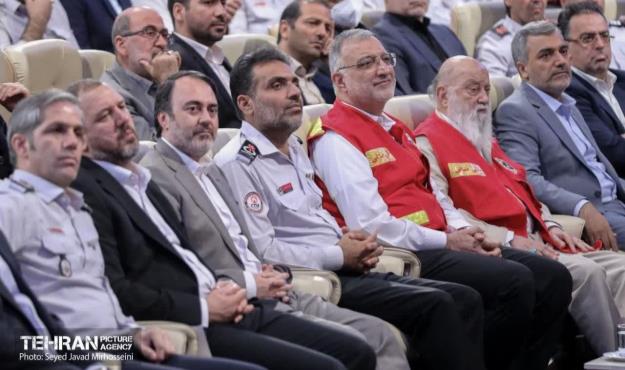 جانفشانی آتش‌نشانان زبانزد همگان است/ حضور آتش‌نشانان در صف مقدم امدادرسانی در جنگ ۱۲ روزه