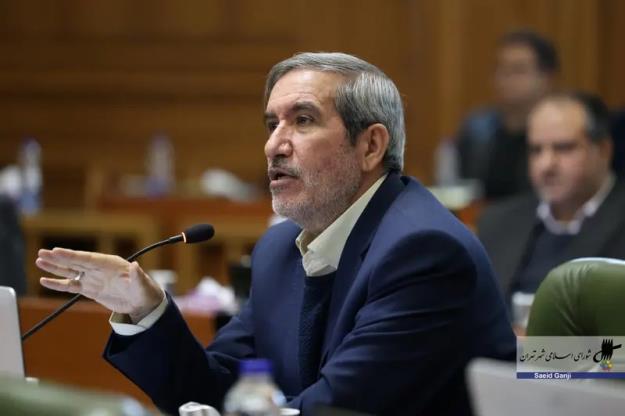 یکی از اعضای شورا، سوال از شهردار را کارشکنی می‌داند/ از نظر ایشان شهردار تهران در هاله‌ای از تقدس و معصومیت قرار دارد/ در طول این ۵ سال یک بار هم تذکری به شهرداری داده‌اند یا هر بار میکرفونشان روشن شده، تمجید و تحسین کرده‌اند؟/ مایه تأسف است که یک روحانی تقوای کلام و گفتار را رعایت نمی‌کند