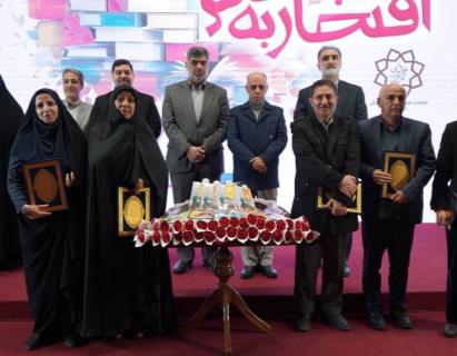 رونمایی از آثار نویسندگان نوجوان و کتاب «رباعی‌های محله» با محوریت هویت ایرانی ـ اسلامی