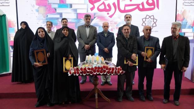 رونمایی از آثار نویسندگان نوجوان و کتاب «رباعی‌های محله» با محوریت هویت ایرانی ـ اسلامی