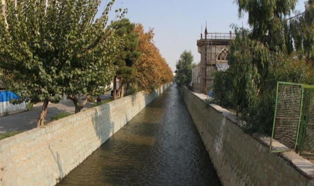 تشریح راهکارهای اجرایی در احداث پل جدید تقاطع خیابان شهید سلیمی جهرمی با کانال سیل برگردان غرب