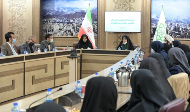 تلاش در ایجاد شهر دوستدار خانواده و تقویت نگاه زنانه در مدیریت شهر